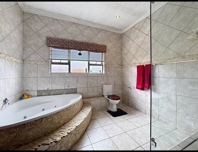 4 BEDROOM HOUSE TO LET IN LEEUWENHOF ESTATE